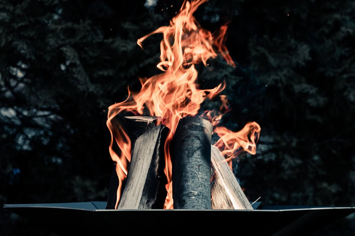 us-firewood-prices-closing Image of an early evening fire pit burn.