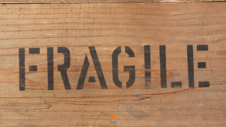 Image of a sign saying fragile
