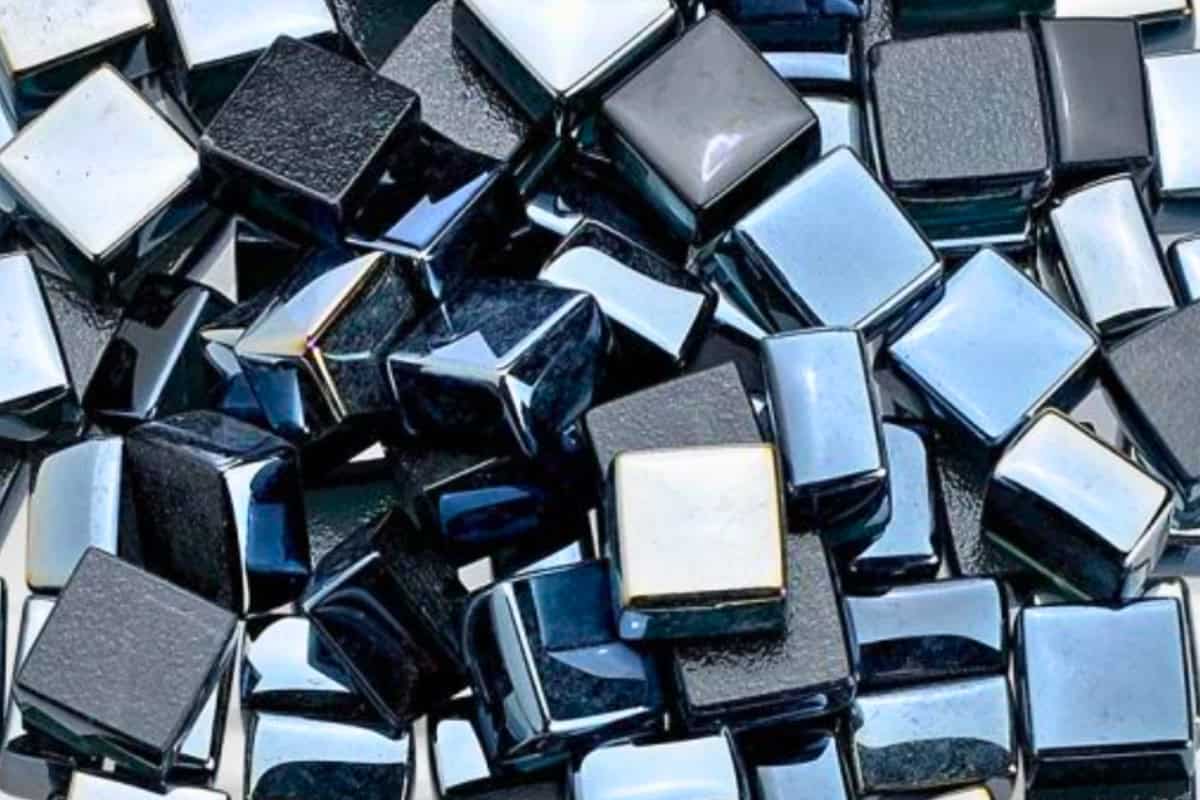 how-long-does-fire-glass-last-main Image of square black fire pit glass for a blog post answering the question "how long does fire pit glass last?"