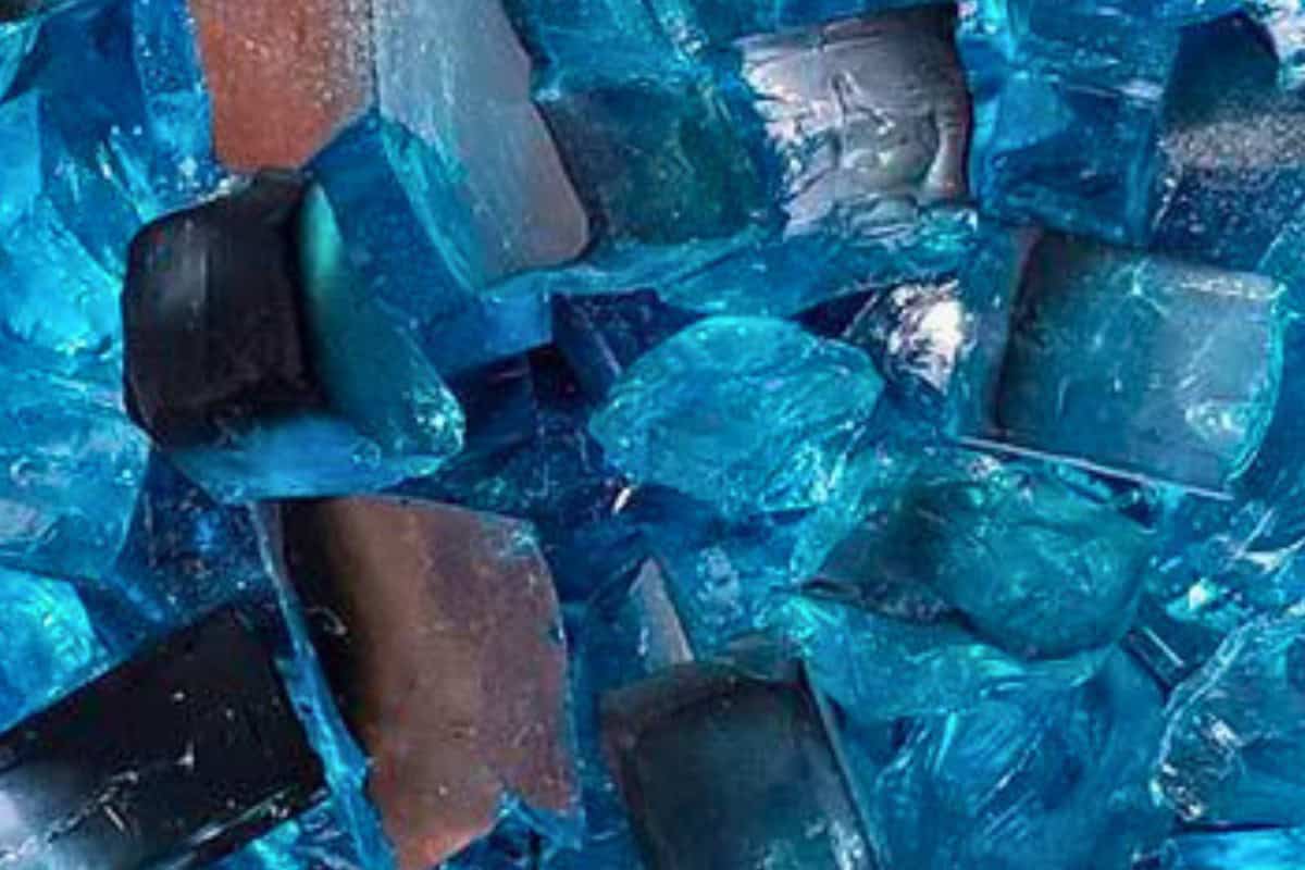 how-to-clean-fire-glass-deep Image of soot-stained fire pit media.