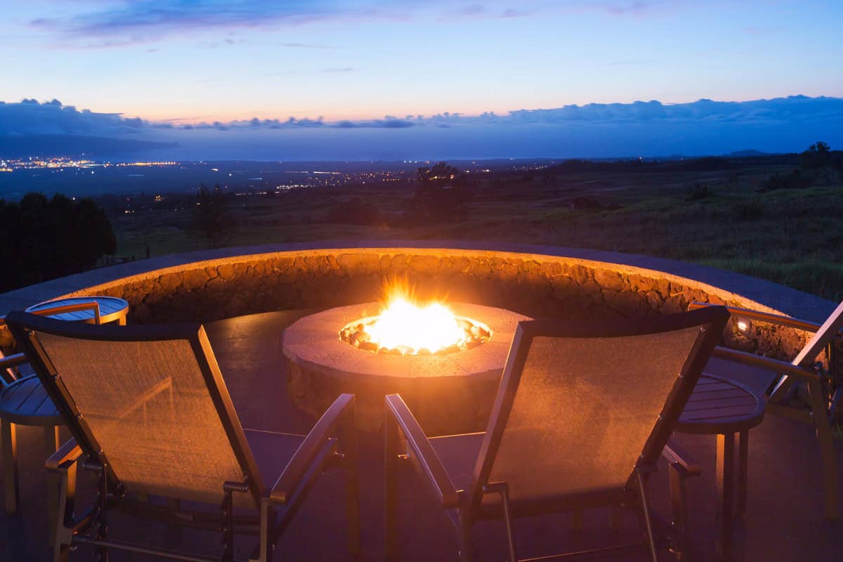 gas-fire-pit-keeps-going-out-main Image of a gas fire pit with a masonry surround for a post explaingin why a gas fire pit keeps going out.