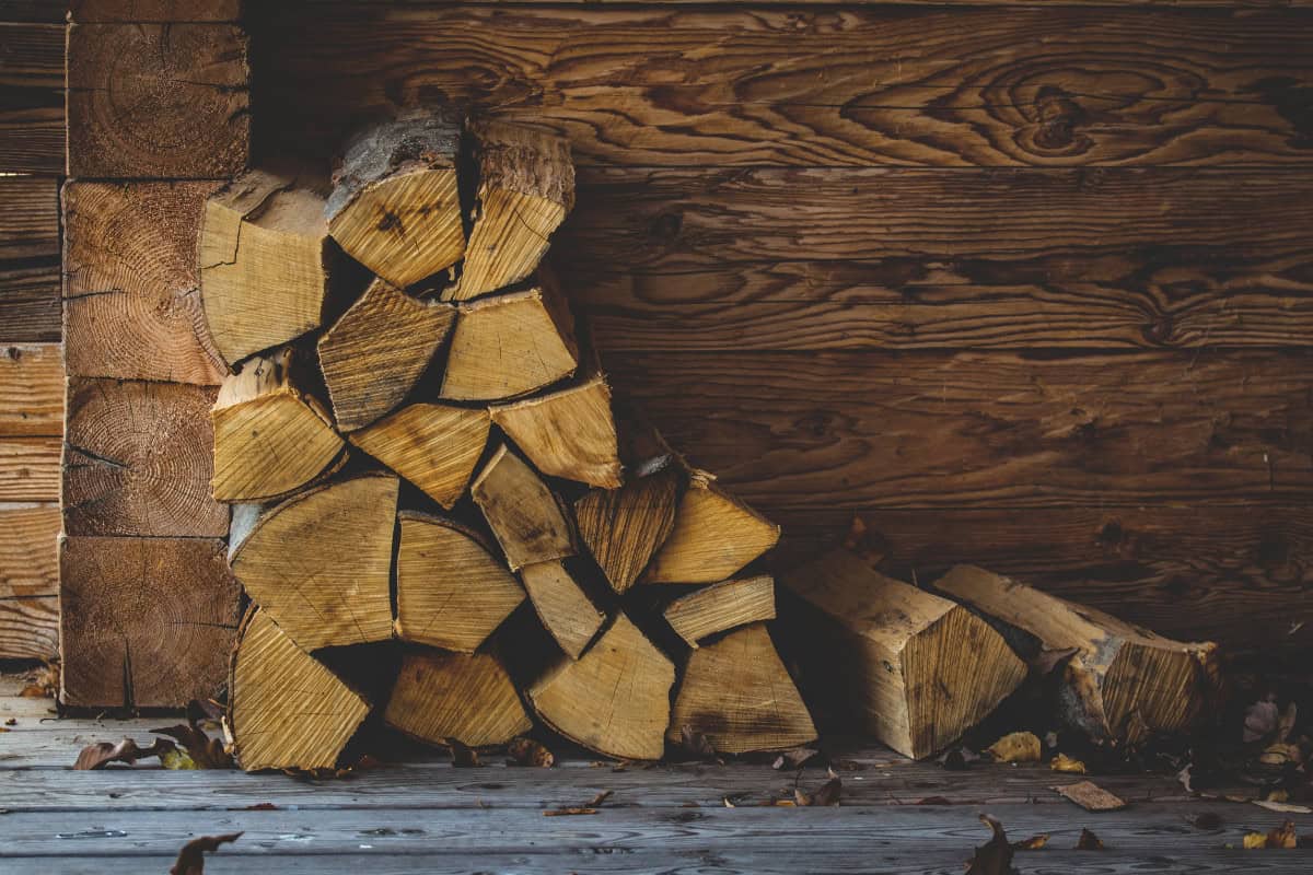 what-are-hardwoods-best Image of a budle of maple firewood for a blog post answering the question, "what are hardwoods?"